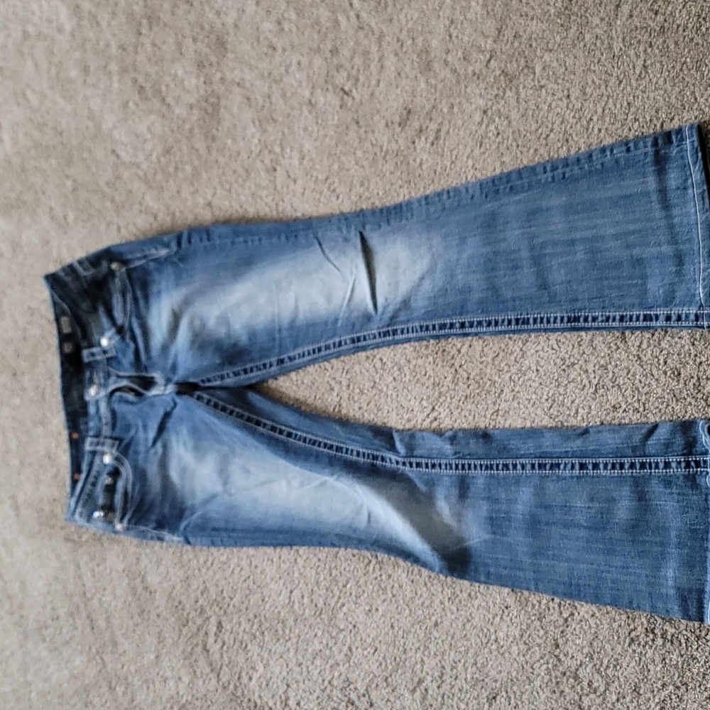 Miss Me mid rise boot cut. Size 29